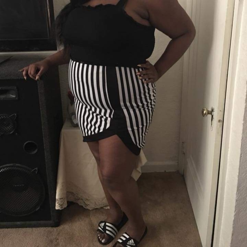 BLACK/WHITE striped Skirt